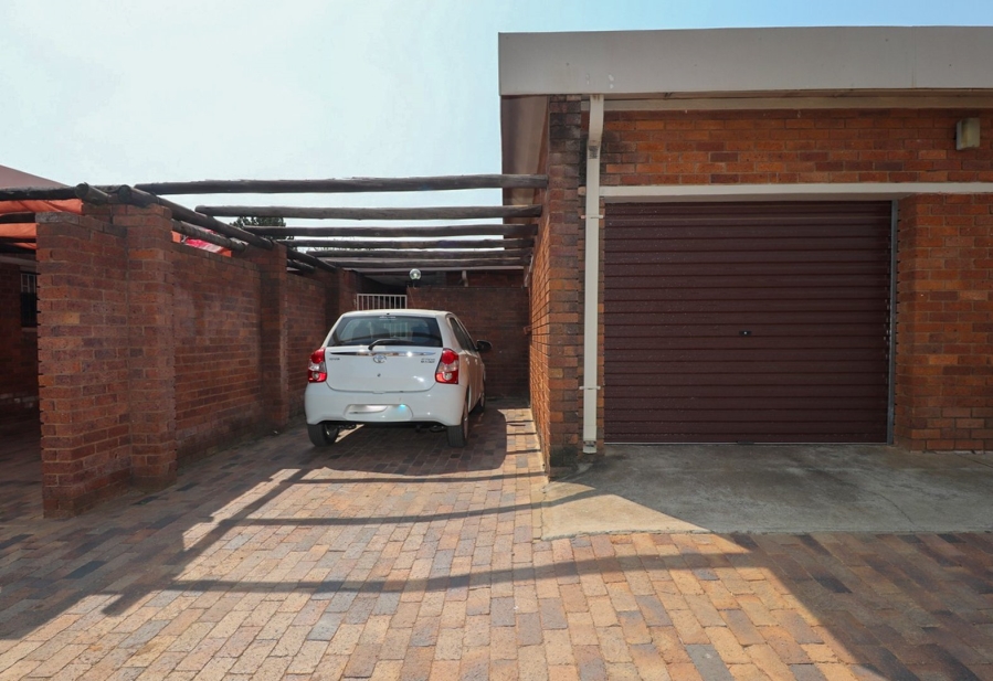 3 Bedroom Property for Sale in La Hoff North West
